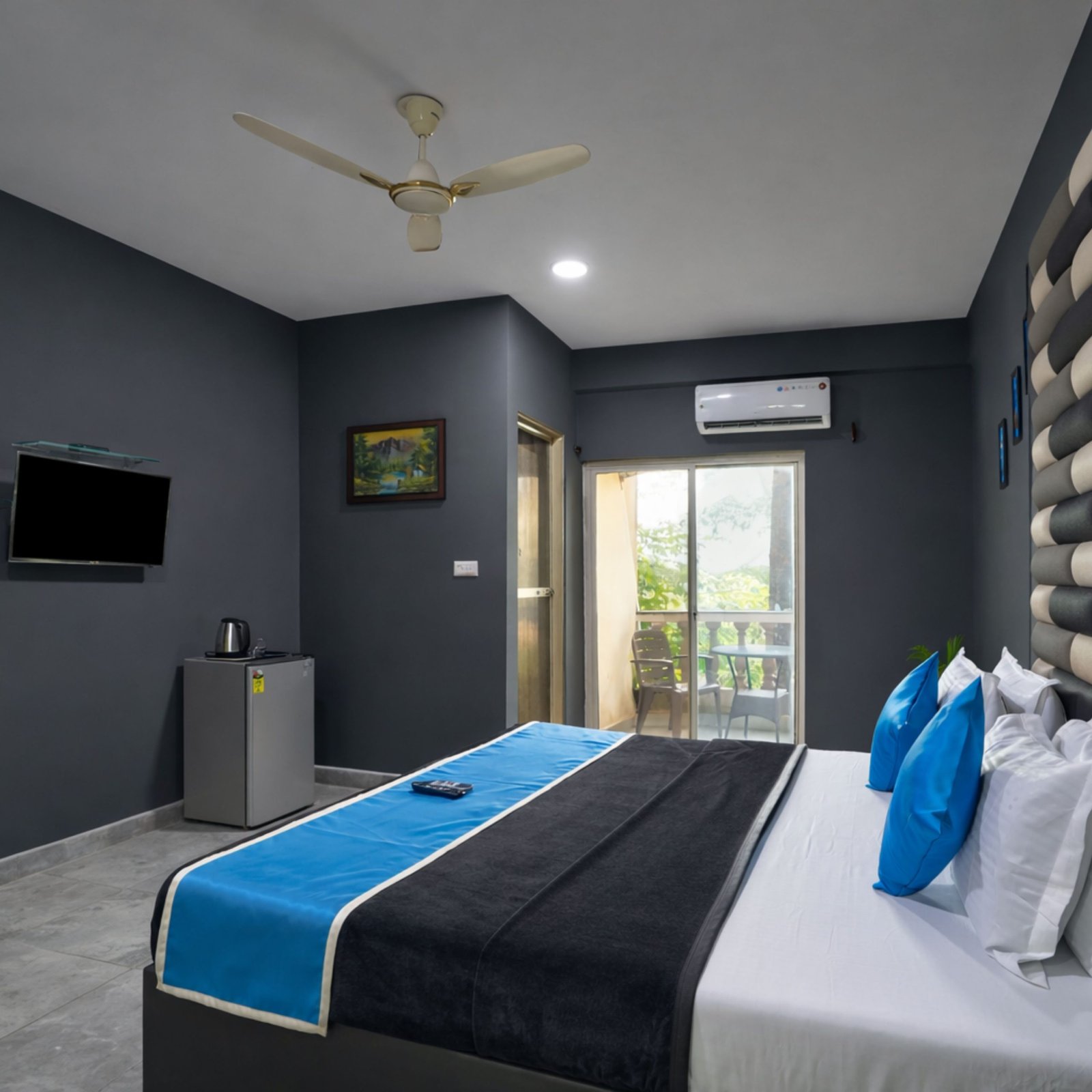 Plaza Room