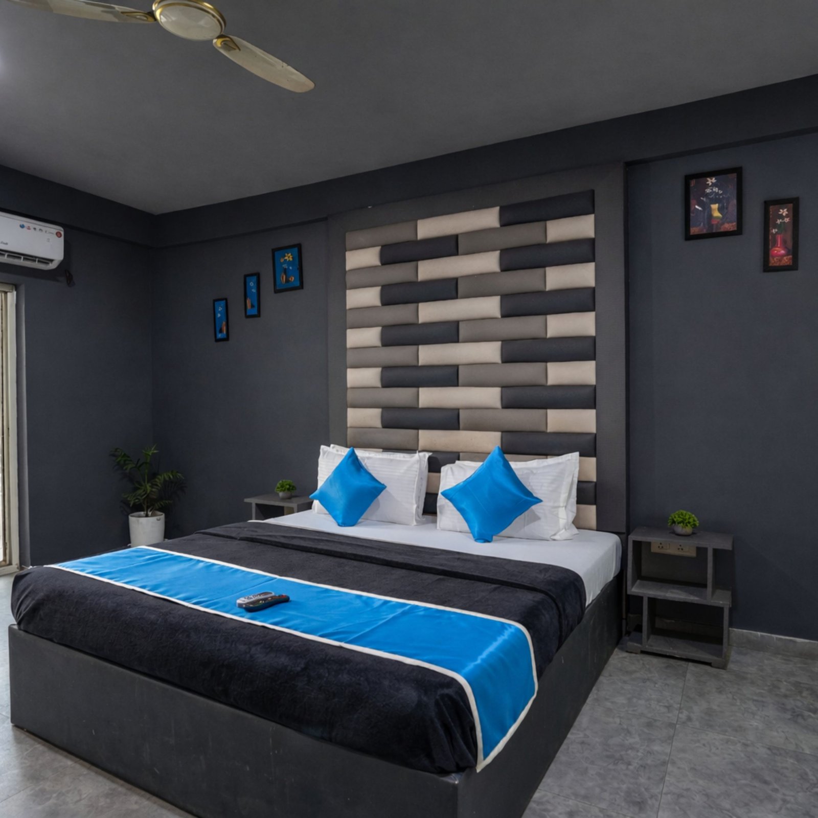 Plaza Room