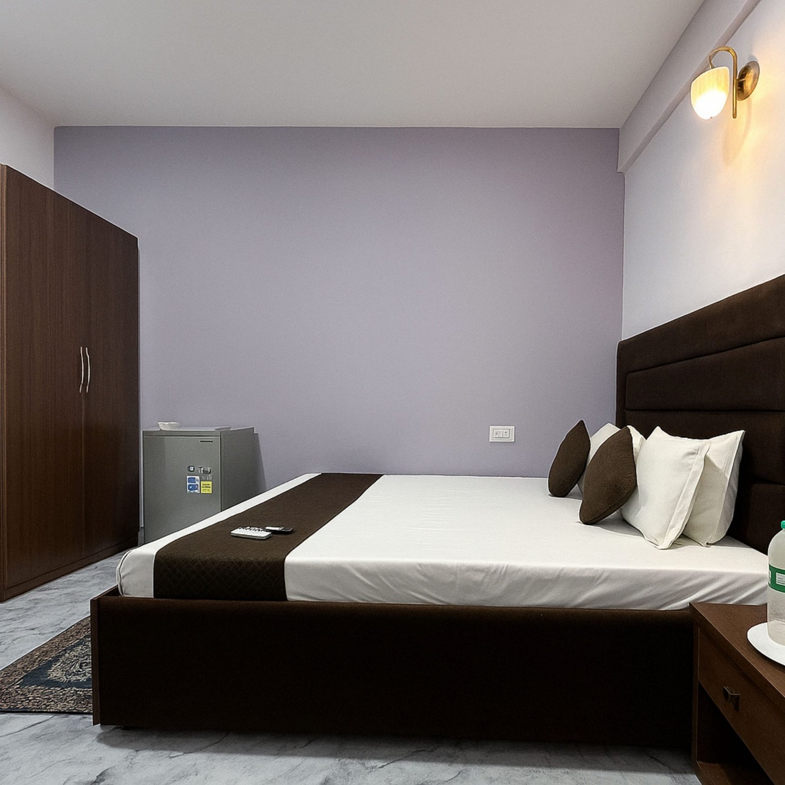 1 Bedroom Hall