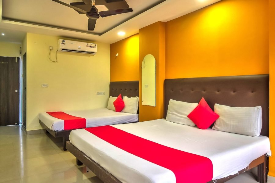 Max 9 Person – 1 Deluxe + 1 Quadruple Room in Calnagute