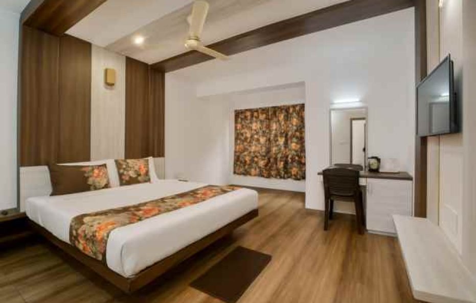 Up to 8 Perosn – 2 Modern AC Rooms