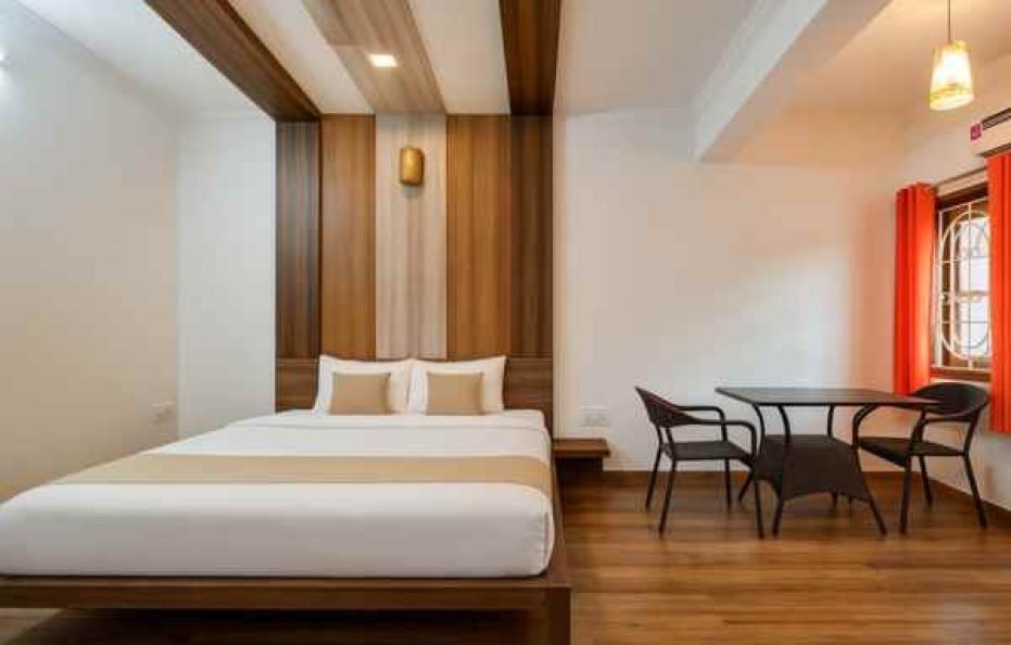 Up to 8 Perosn – 2 Modern AC Rooms