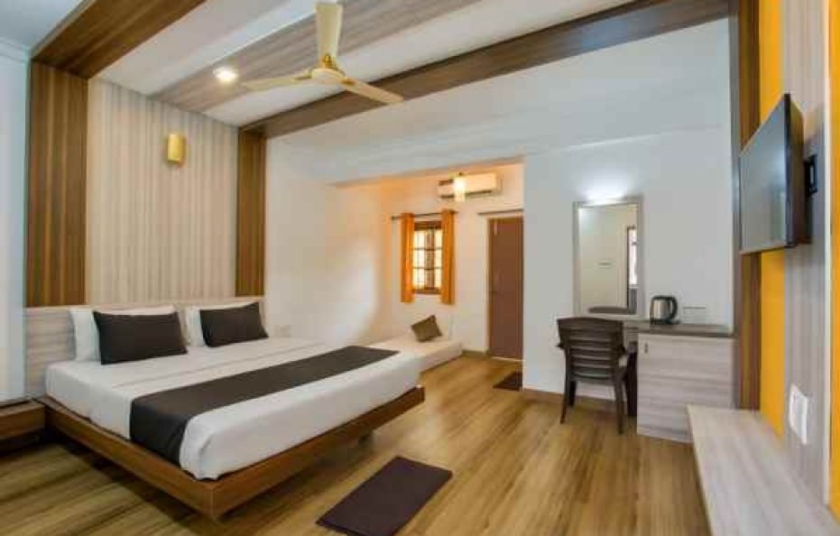 Up to 8 Perosn – 2 Modern AC Rooms