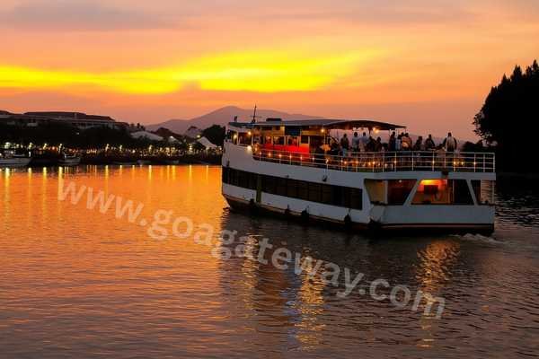 Sunset Boat Tour (Chargeable Activity)